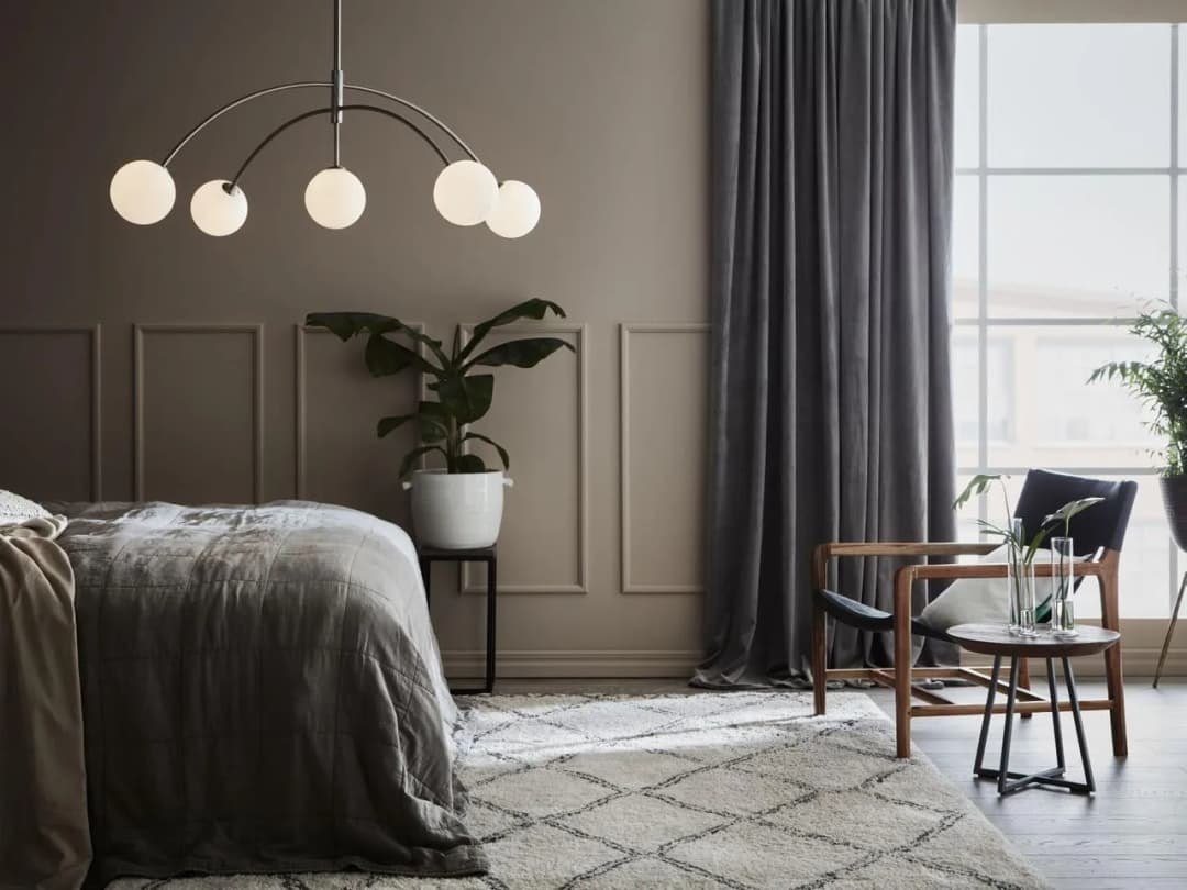 Jaki żyrandol do małej sypialni? 5 kluczowych porad wyboru