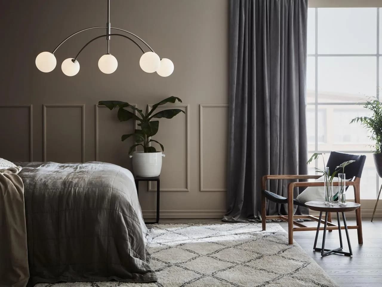 Jaki żyrandol do małej sypialni? 5 kluczowych porad wyboru
