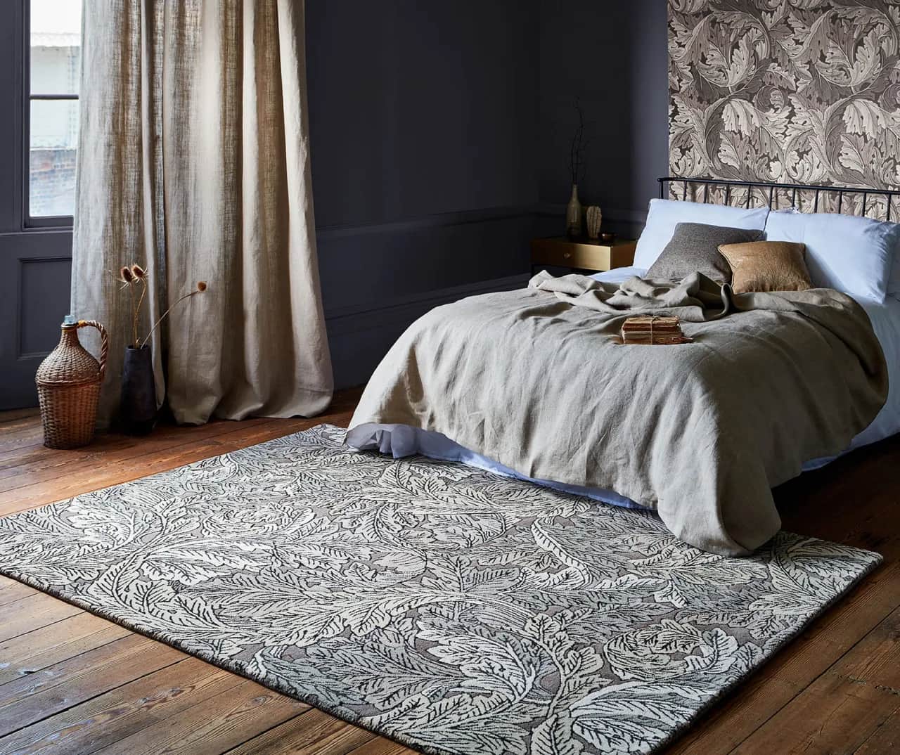 Jak ułożyć dywan w sypialni: 5 praktycznych sposobów i triki